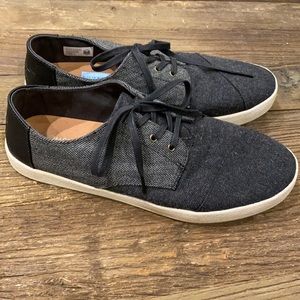 Toms sneakers